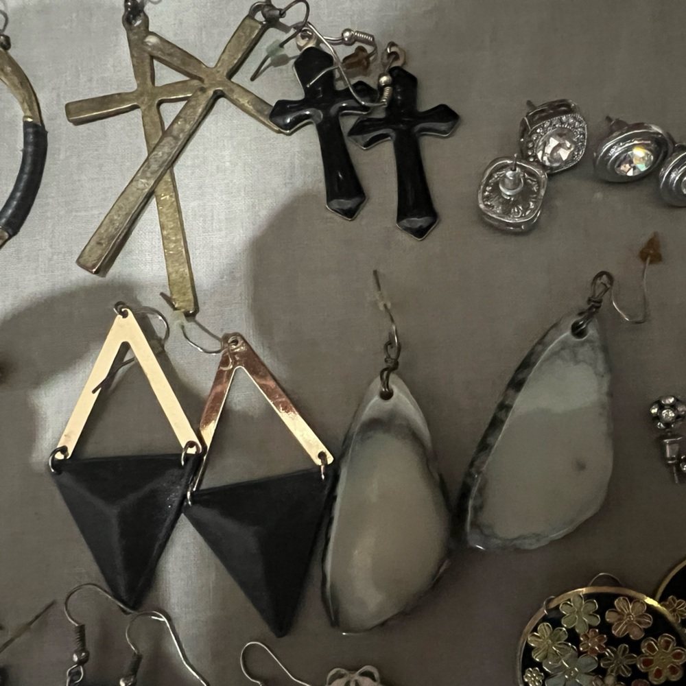 Bundle of earrings